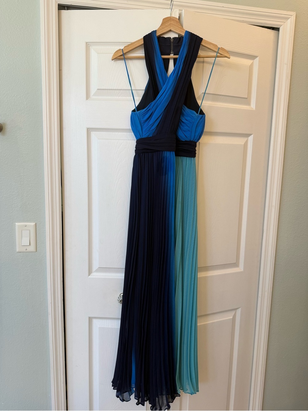 Alice + Olivia Jaelyn Cross Top Flare Dress in Blue Ombre - Picture 9 of 9